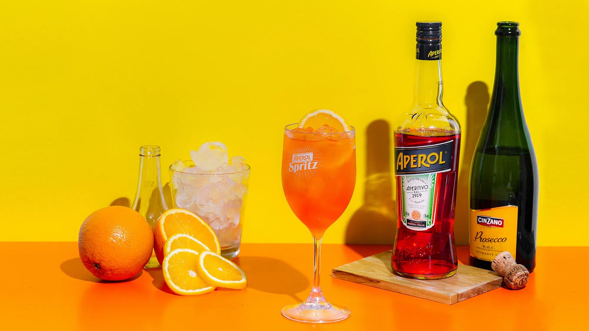 Апероль бетти. 7 l. Апероль шприц. Апероль просекко содовая. Апероль просекко содовая.