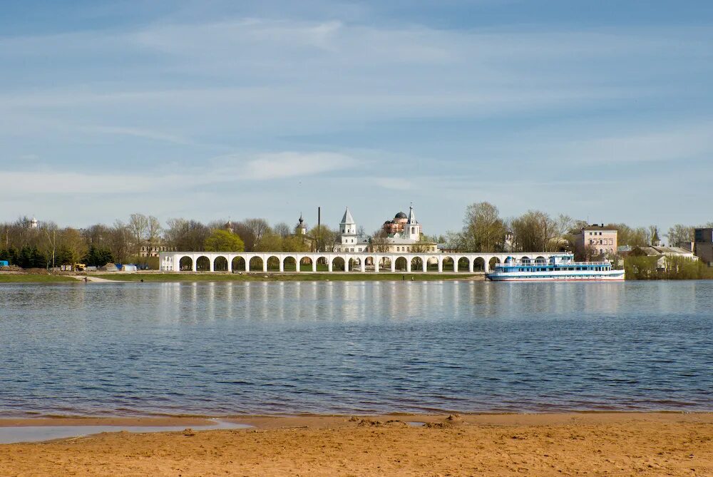 Озеро в старой Руссе. Старая Русса (курорт) озеро. Санаторий Старая Русса озеро. Курорт Старая Русса пляж.