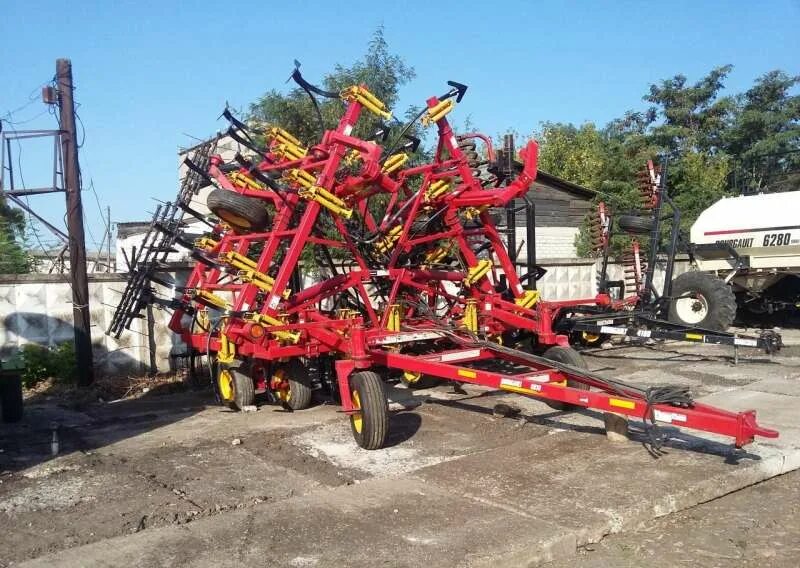 Борго 2 й полевой. Bourgault 8810 сеялка. посевной комплекс bourgault 8810-28. культиватор bourgault 8810. сеялка борго 12 метров.