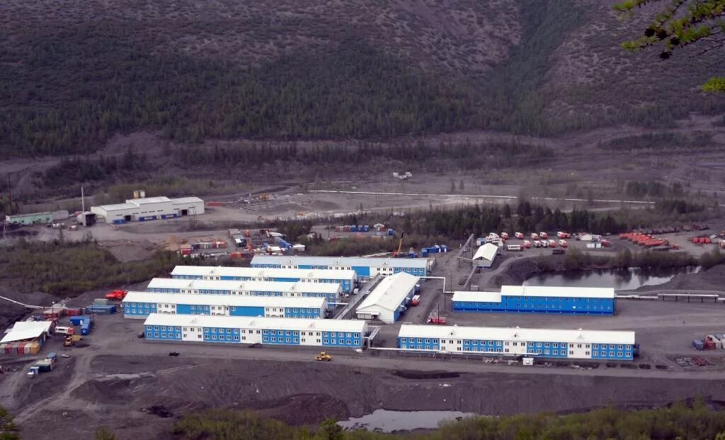 Вахтовый поселок омчак полюс. Полюс золото фабрика зиф магадан. Полюс магадан зиф. Рудник имени матросова. Магадан поселок омчак.