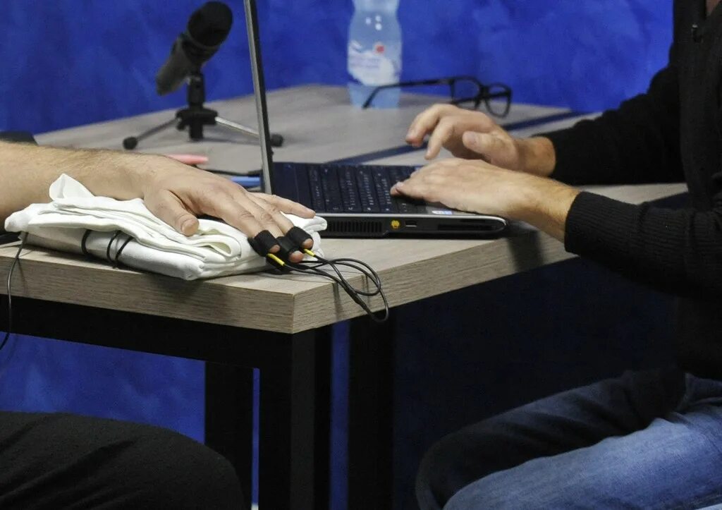 Какие вопросы задают на полиграфе для поступления в мвд. Какие вопросы задают на полиграфе при приеме на работу. Вопросы на полиграфе в фсб. Какие вопросы задают на полиграфе. Вопросы полиграф росгвардии.