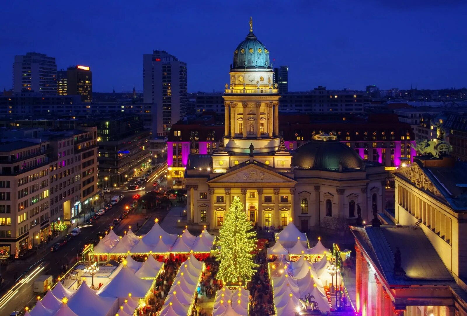 Жандарменмаркт берлин. Berlin market. Центральный рынок берлина. Крафт холл. Берлин площадь жандарменмаркт.