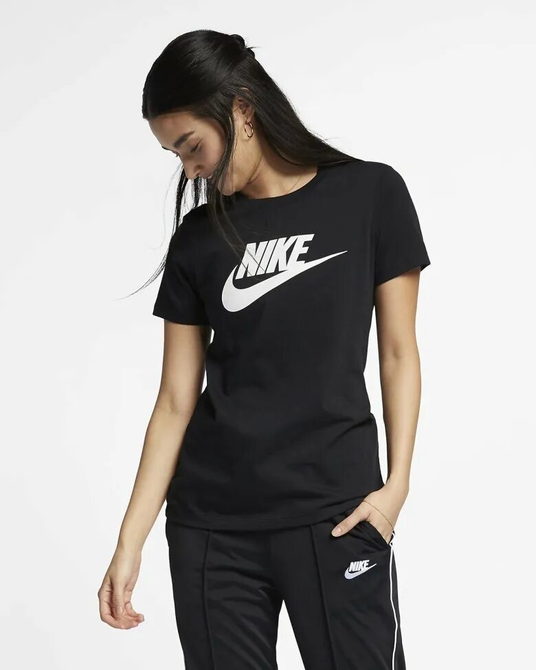 Nike Essential Sportswear t-Shirt. Nike w NSW. Футболка найк женская черная 2021. Найк 2022 одежда. Найк женщины