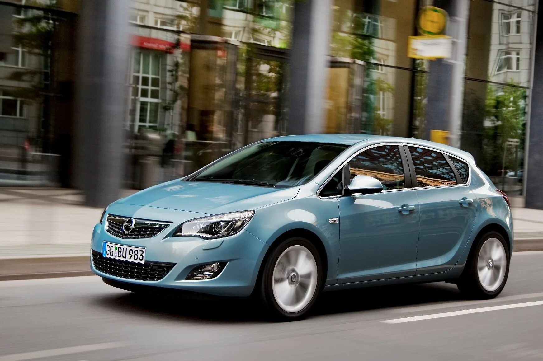 Opel Astra 1.3. Opel Astra 2009 новая.