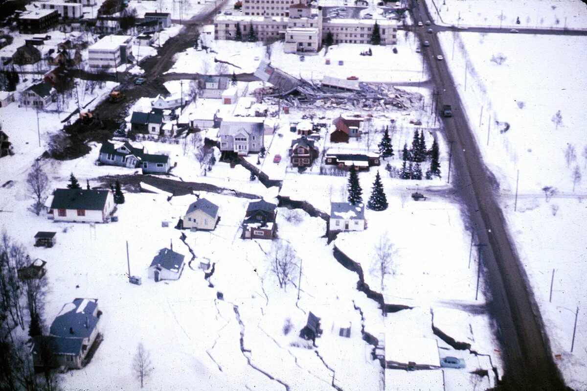 Землетрясение в осло. Землетрясение на Аляске 1964. Анкоридж 1964. Землетрясение в Аляске в 1964 фото. Великое Аляскинское землетрясение.