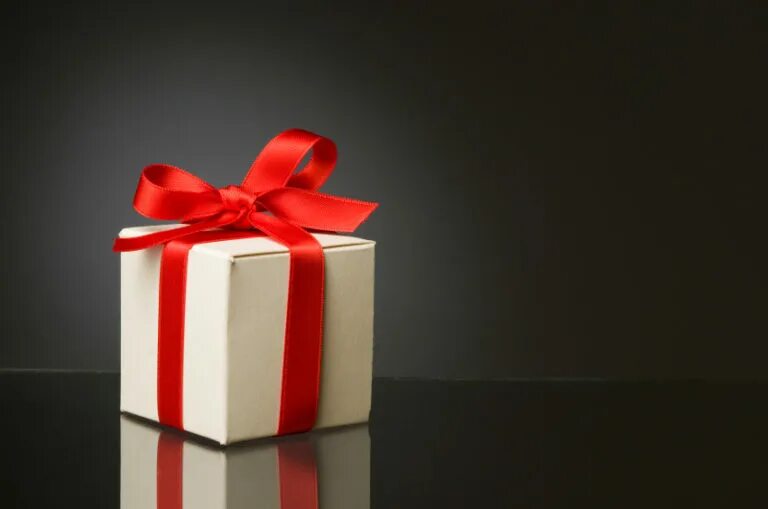 Gift from. Обмениваться подарками на рождество. Человек сюрприз. Gift from. Подарки фон.