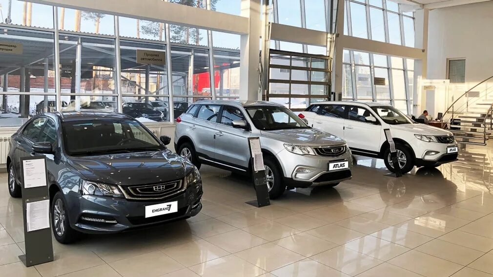 Салоны авто в китае. Китайский автосалон. Автосалон китайских машин. Китайские автомобили дилер. Салоны авто в китае.