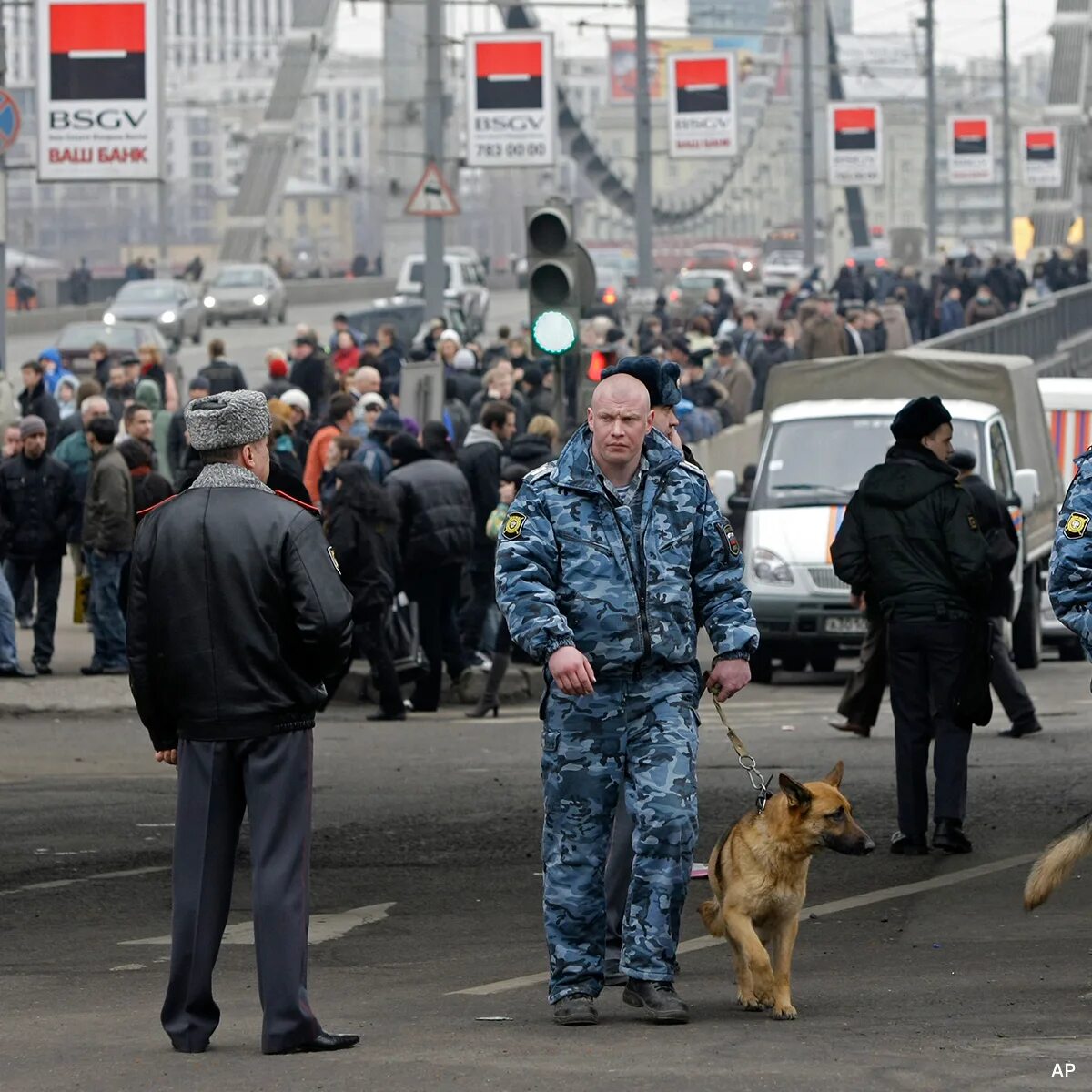 Теракт в метро москва парк культуры. Теракт Лубянка парк культуры. Теракт на Лубянке и парк культуры 2010. Взрывы в Московском метрополитене (2010).