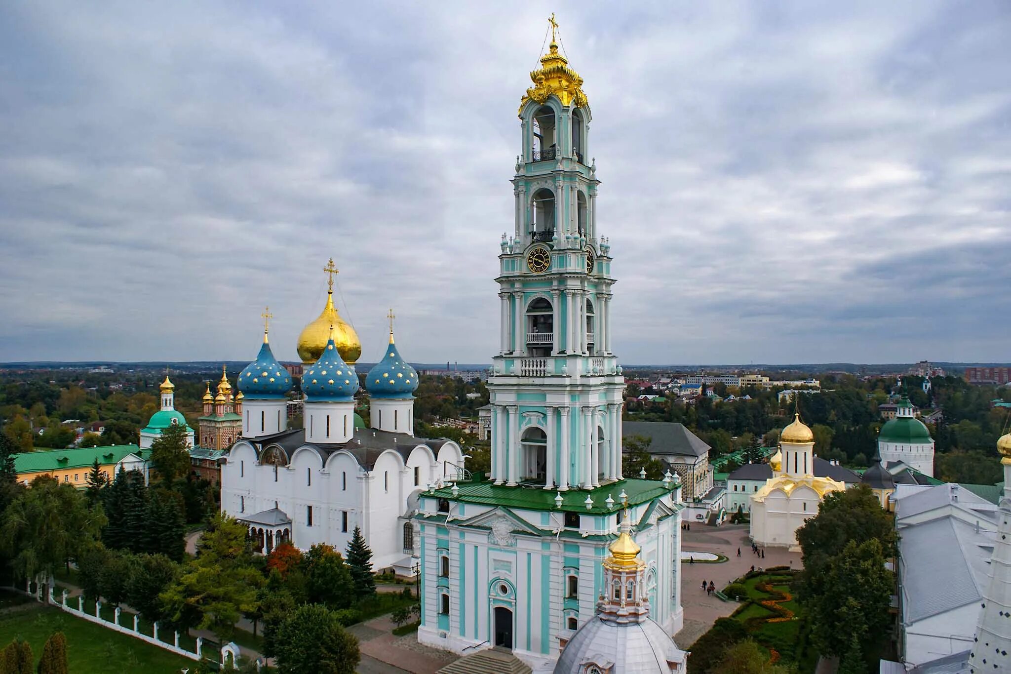 Серго посад. Троице-сергиева лавра сергиев посад. свято-троицкая сергиева лавра колокольня. сергиев посад лавра колокольня. сергиев посад церковь колокольня.