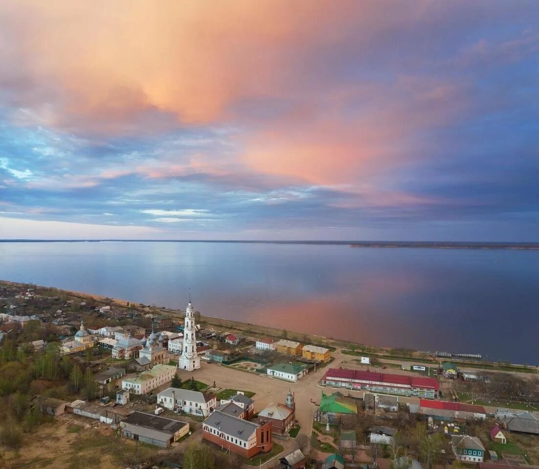 Ивановский город на волге. Город Юрьевец Ивановской области. Юрьевец Иваново Волга. Юрьевец Повольский. Юрьевец вид на Волгу.