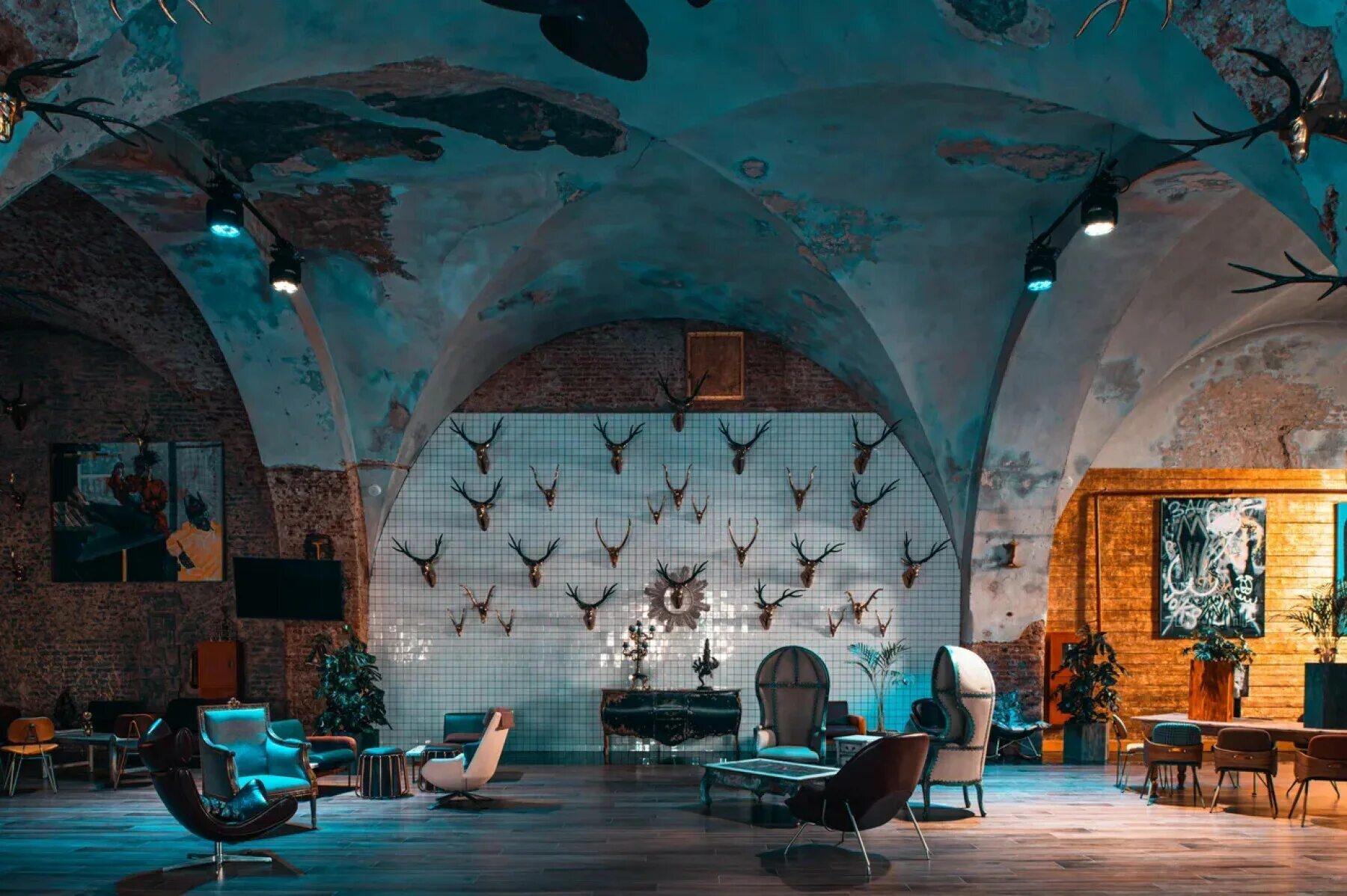 Арт холл норильск дискотека. Art hall спб. Кабаре разъезжая 43. Большая конюшенная 11. Лофт холл арсенальная 1.