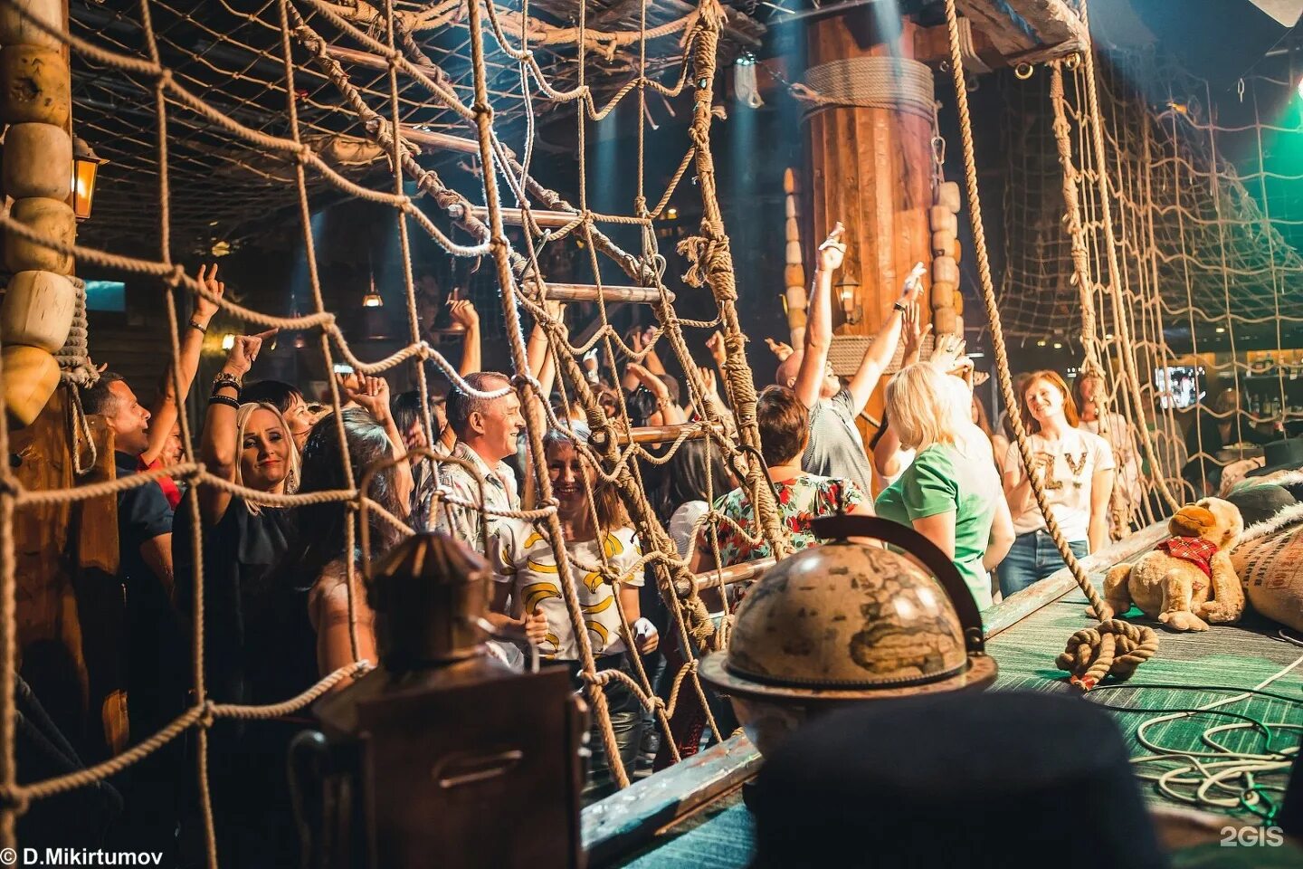 Трюм южно сахалинск. Трюм кораблино. Бар трюм псков. Ночной клуб трюм южно-сахалинск. Фото трюм южно-сахалинск.