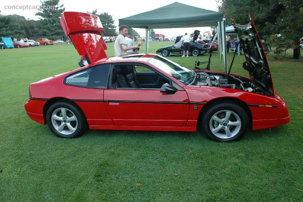 Pontiac fiero gt 1985. 1 inspire p5800. Pontiac fiero gt. Pontiac fiero gt 88. Понтиак фиеро.