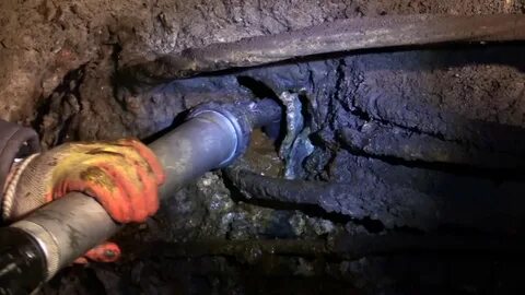 Герметизация трубы водопровода