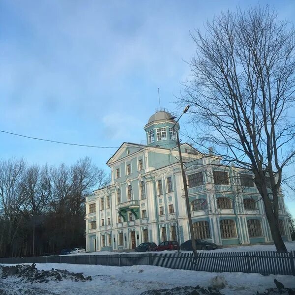 Усадьба новознаменка готический дом на чекистов. Чекистов 13. Ул чекистов 13 готический дом. Ул чекистов 13 готический дом. Ул.