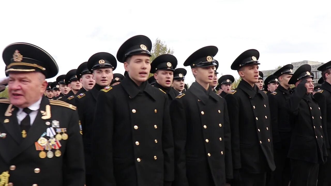 Посвящение в курсанты гумрф 2025. Посвящение в курсанты гумрф. макаровка гумрф колледж.
