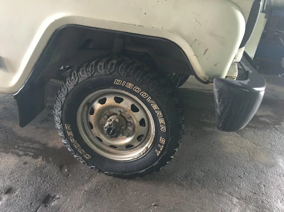 Уаз хантер на 31 колесах. Уаз хантер на литых дисках r16. Диск хантер вылет. Диск хантер вылет. Литые диски вылет -16 на уаз 469.