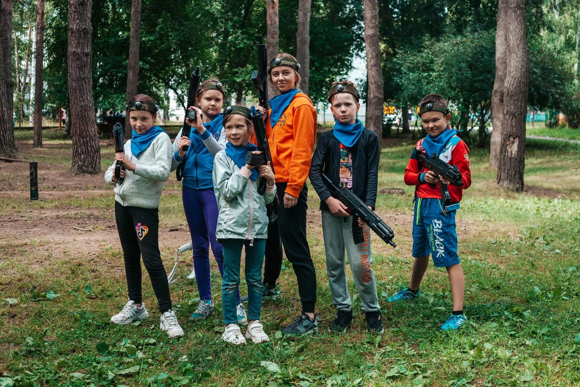 Детский загородный лагерь екатеринбург. Лагерь изумруд Вологда. Лагерь изумруд Екатеринбург. Детский лагерь изумруд Свердловская область. Лагерь изумруд Кадниково.