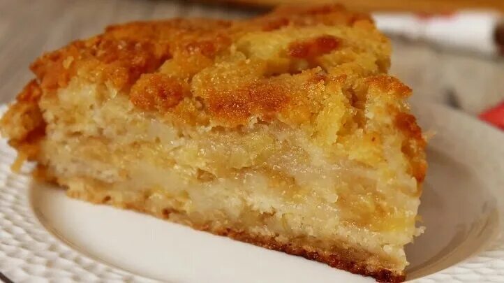 Пирог 3 стакана с яблоками и молоком. Варшавский пирог насыпной. яблочный пирог с манкой. манный пирог с яблоками. пирог с манкой и яблоками.