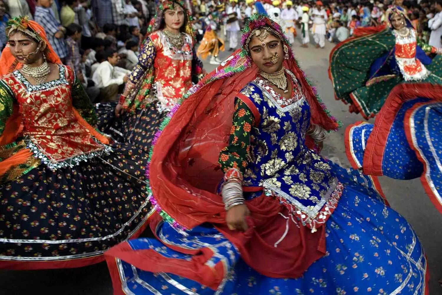Население индии в 2024 году. Раджастан женщины. Каджари Тидж. Teej Festival.