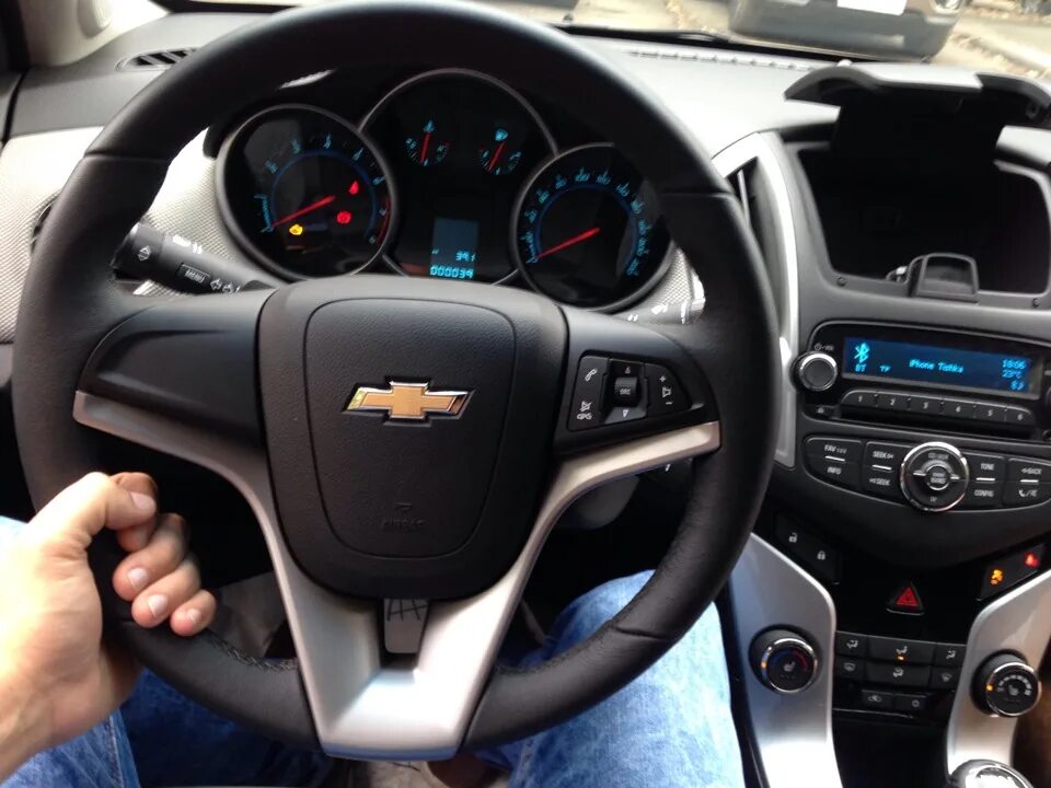 1 18 2017. Шевроле Круз 2015 1.8. Chevrolet Cruze 2013 1.8. Шевроле Круз 1.8 механика. Chevrolet Cruze 2015 салон.