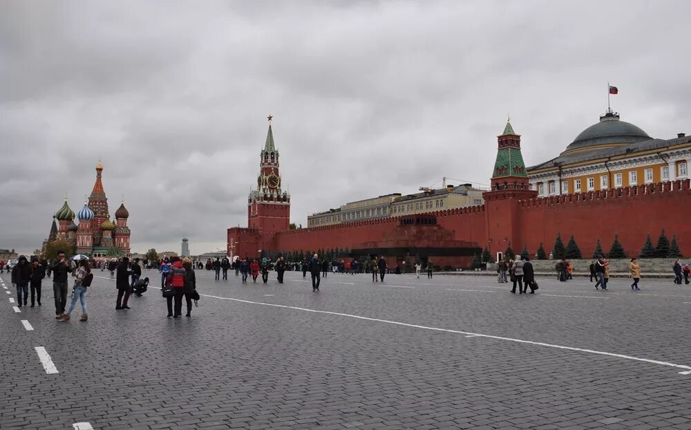 Парад победы 2010 года на красной площади в москве. Красная площадь москва сейчас 2022. Мавзолей ленина парад победы. Москва 2011. Площадь красной площади в москве.