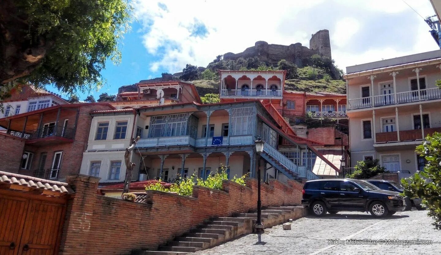 Лиси веранда тбилиси жилой комплекс. Жилье в тбилиси. Жилье в тбилиси отели. Жилой дом на руставели в тбилиси. Тбилиси апартаменты.