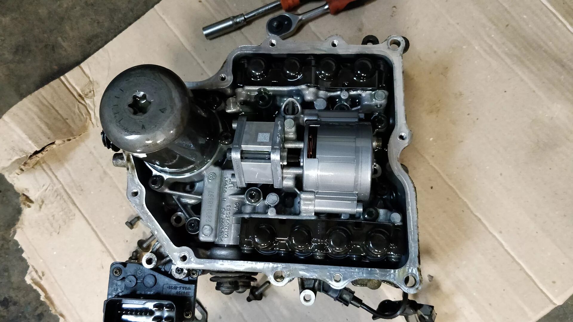 Мехатроник dq200. Блок мехатроника dsg 7. Плата мехатроника dsg 7 0am dq200. Мехатроник dsg шкода. Дсг 7 dq200.