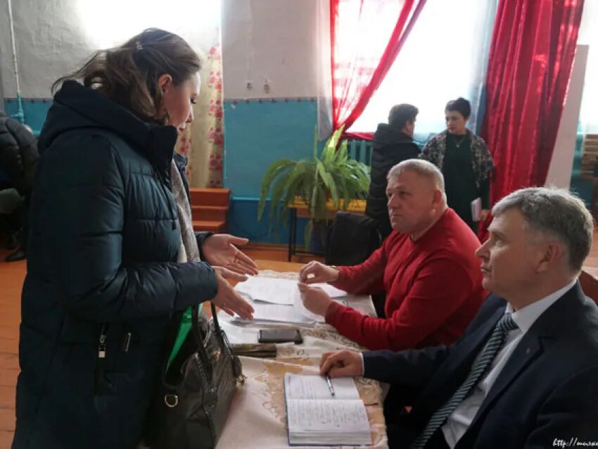 Поселковый глава. Глава местного самоуправления в Забайкалье. Глава поселкового совета Неклюдово. Поселковый совет в Уруссу. Глава поссовета Бачатский.