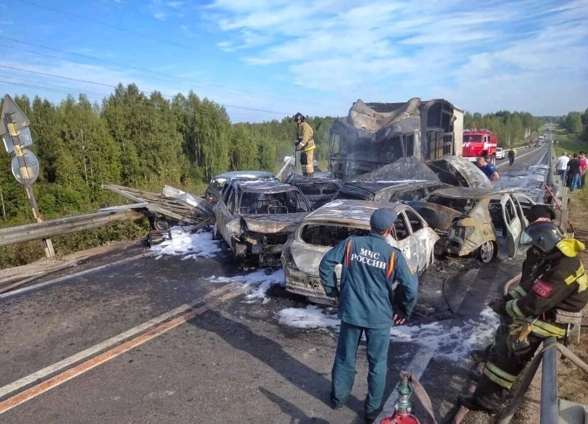 ДТП С фурой в Вологодской области. ДТП на Вологодской трассе. ДТП Вологодская область Вологда Медвежьегорск. Новости дня аварии