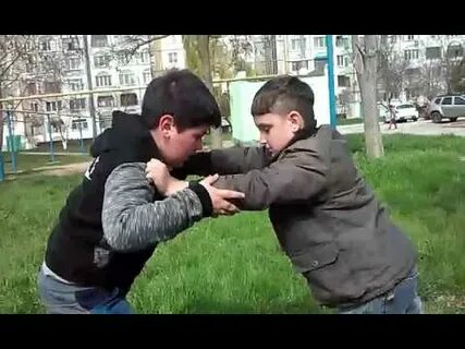 Два парня драки