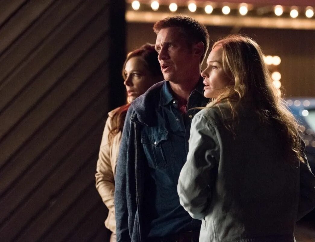 На линии огня 2015. На линии огня 2015. Джон траволта на линии огня. На линии огня 2015. Жизнь на грани фильм.