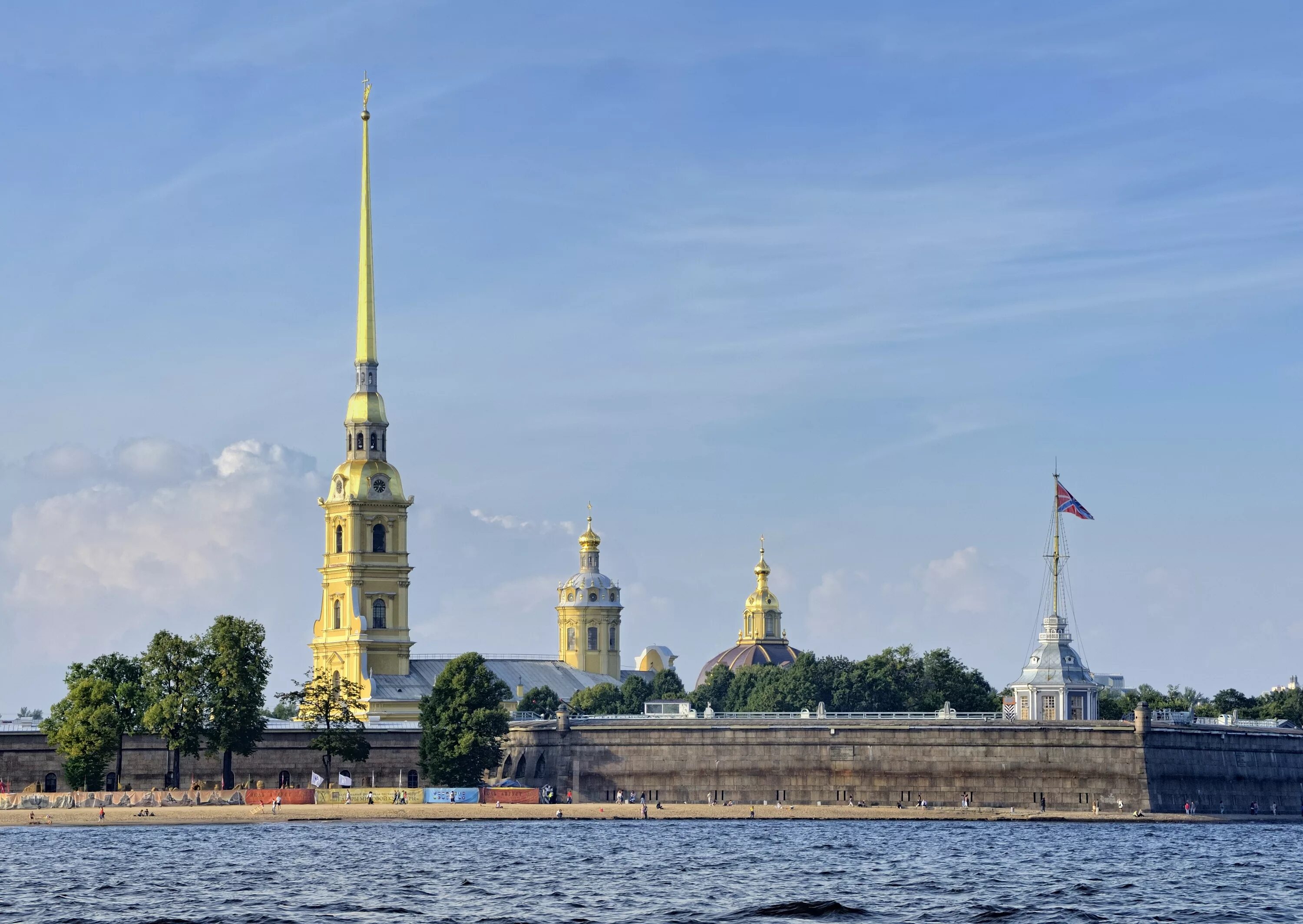 Петропавловская крепость в Санкт-Петербурге. Питер Петропавловская крепость. Адмиралтейство Заячий остров. Петропавловская крепость обзорная экскурсия.