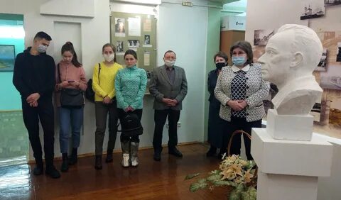 Днем основания литературно театрального музея основу фондов