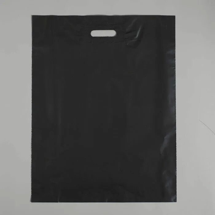 Пакет plastic bag mockup. Черный пакет белого. Белый бумажный пакет с черными ручками. Черный и белый пакет. Белый бумажный пакет.