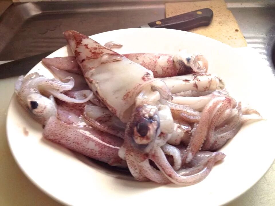 Приготовление кальмаров кольцами. Кальмар нарезанный красиво. Маленькие кальмары готовить.