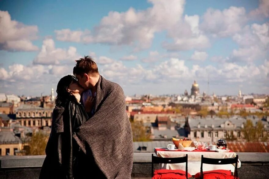 Фотосессия на крыше. Романтическое свидание. Влюбленные на крыше. Романтическое свидание на крыше.