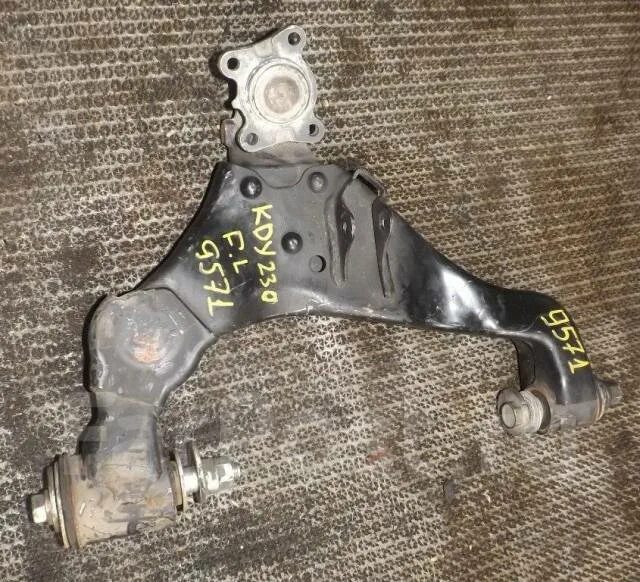 Toyota 48066-29215. Нижний рычаг тойота хайс. Рычаги тойота литайс ц 31 задние. Верхние рычаги на таун айс 50 кузов. Рычаг тойота хайс.