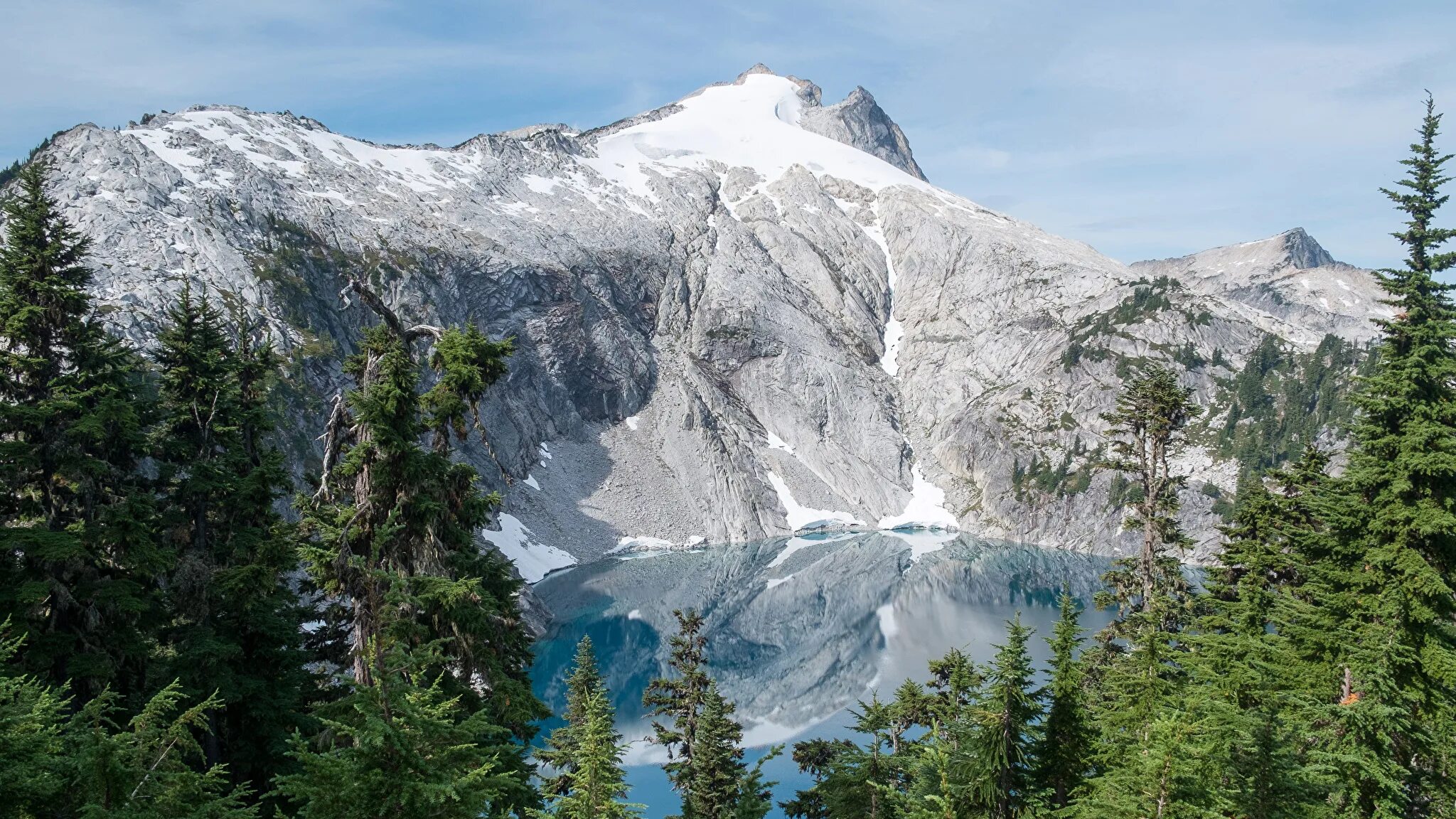 National park usa. Озеро Маунт Рейнир. Национальный парк Маунт-Рейнир, штат Вашингтон. Национальный парк Маунт-Рейнир США. Гора Рейнир.