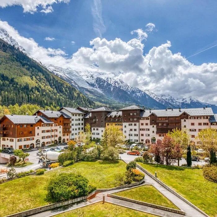 Гора монблан италия. Рон альпы. Достопримечательности овернь рона альпы. Рона альпы франция. Шамони монблан горы.