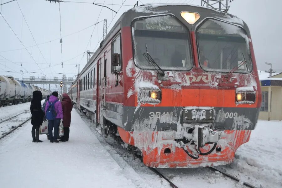 Электричка пермь балезино. Балезино пермь. верещагино балезино электричка. кордон пермь.
