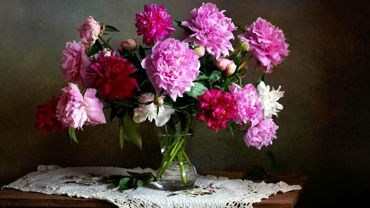 Пин от пользователя anastasia litvinova на доске Peonies Пионы, Цветы, Ваза