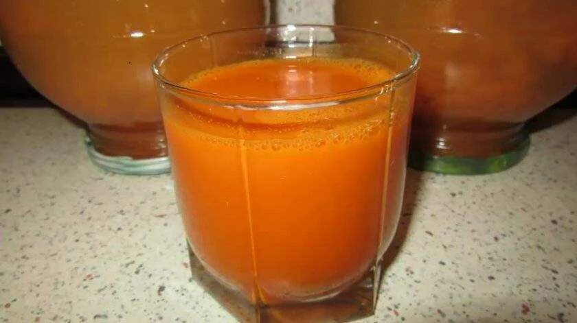 Приготовить сок из тыквы в домашних. Морковно тыквенный сок на зиму. Тыквенный сок через соковыжималку. Тыквенно-морковный сок. Домашний морковный сок.
