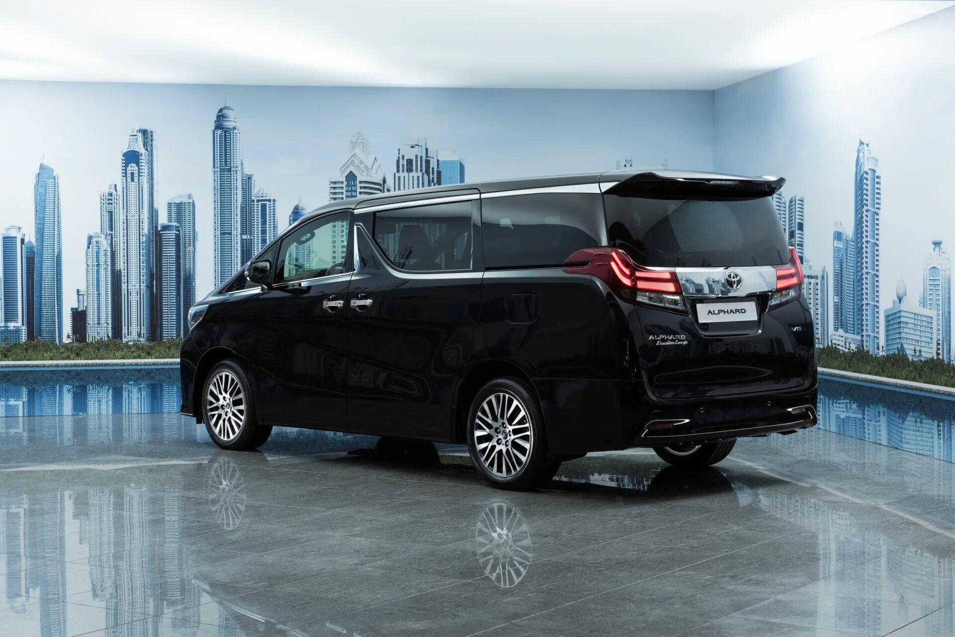 Toyota alphard 2021. Toyota alphard 2015. Тойота альфард 2 поколение. Тойота альпхард 2020. Минивэн тойота альфард.