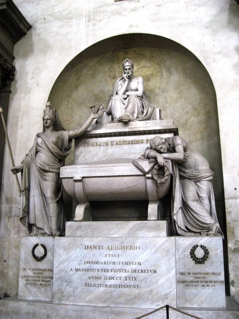 Церковь данте. Кенотаф Данте Алигьери. Гробница Данте Алигьери в Равенне. Базилика Санта-Кроче, кенотаф Данте. Кенотаф Данте в Санта Кроче.