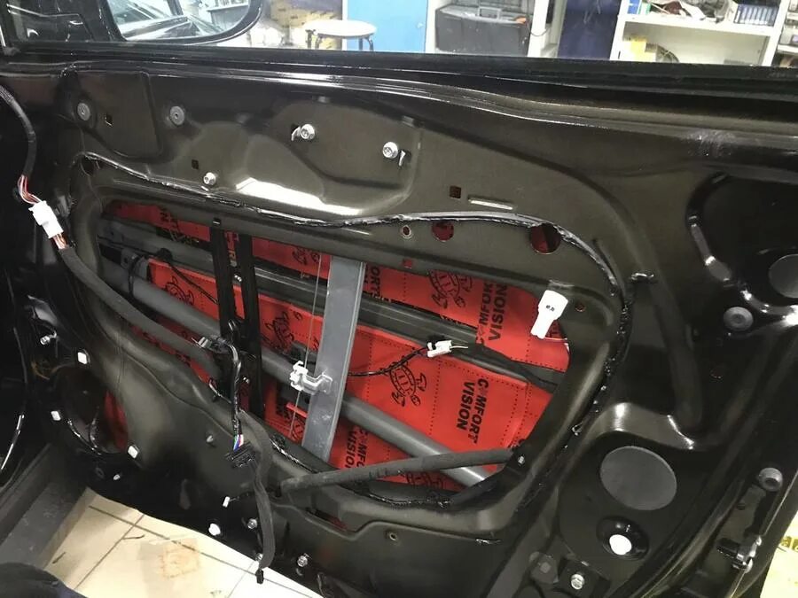 Замена динамиков haval h6. Шумоизоляция хавал ф7. Шумоизоляция дверия хавал h6. Динамики haval h6. Haval акустика.