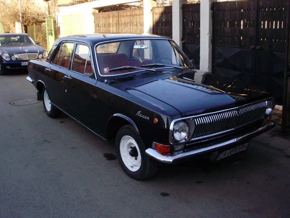 Газ 24 волга с 4 фарами. Газ 2410 кгб. Газ 24 10 волга - брошенная. Кенгурятник на волгу 31029. Крутая 124 волга.