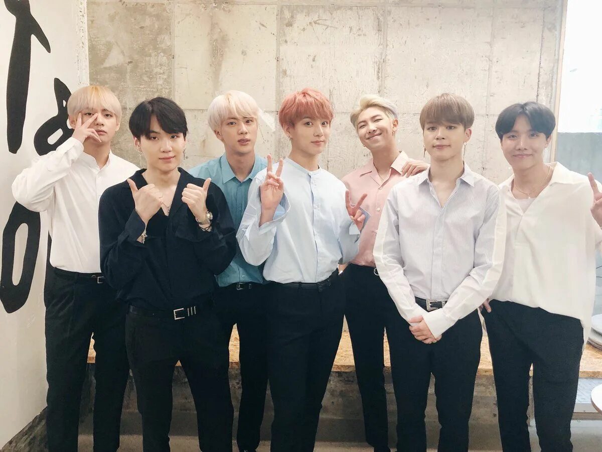 Бантаны bts. Bts группа корейская. Bts бантан. Фото группы бтс. Совместные фотографии бтс.