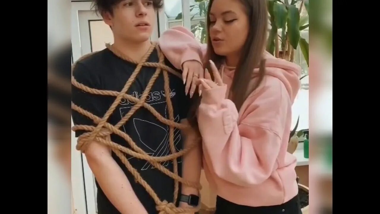 Блоггер фиксай. Фиксай и компот шип гача. Фиксай стрим. Александр александр фиксай. Фиксай стрим.