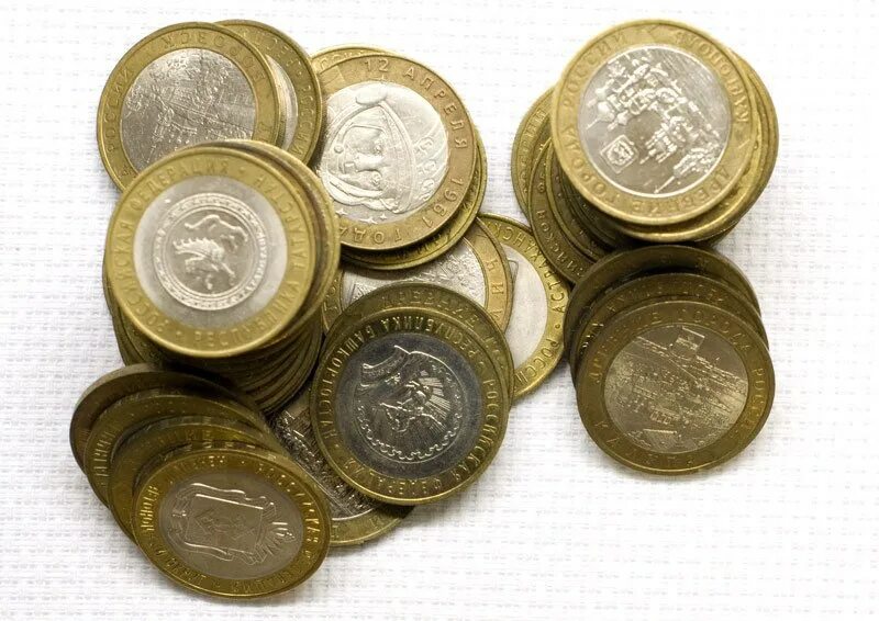Драгоценная десятирублёвые монеты. Юбилейные монеты. Юбилейные десятирублевые монеты. Ценные 10 рублевые монеты.